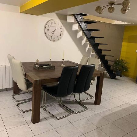 Rocroi: Gite De Bourgogne Bagian luar foto